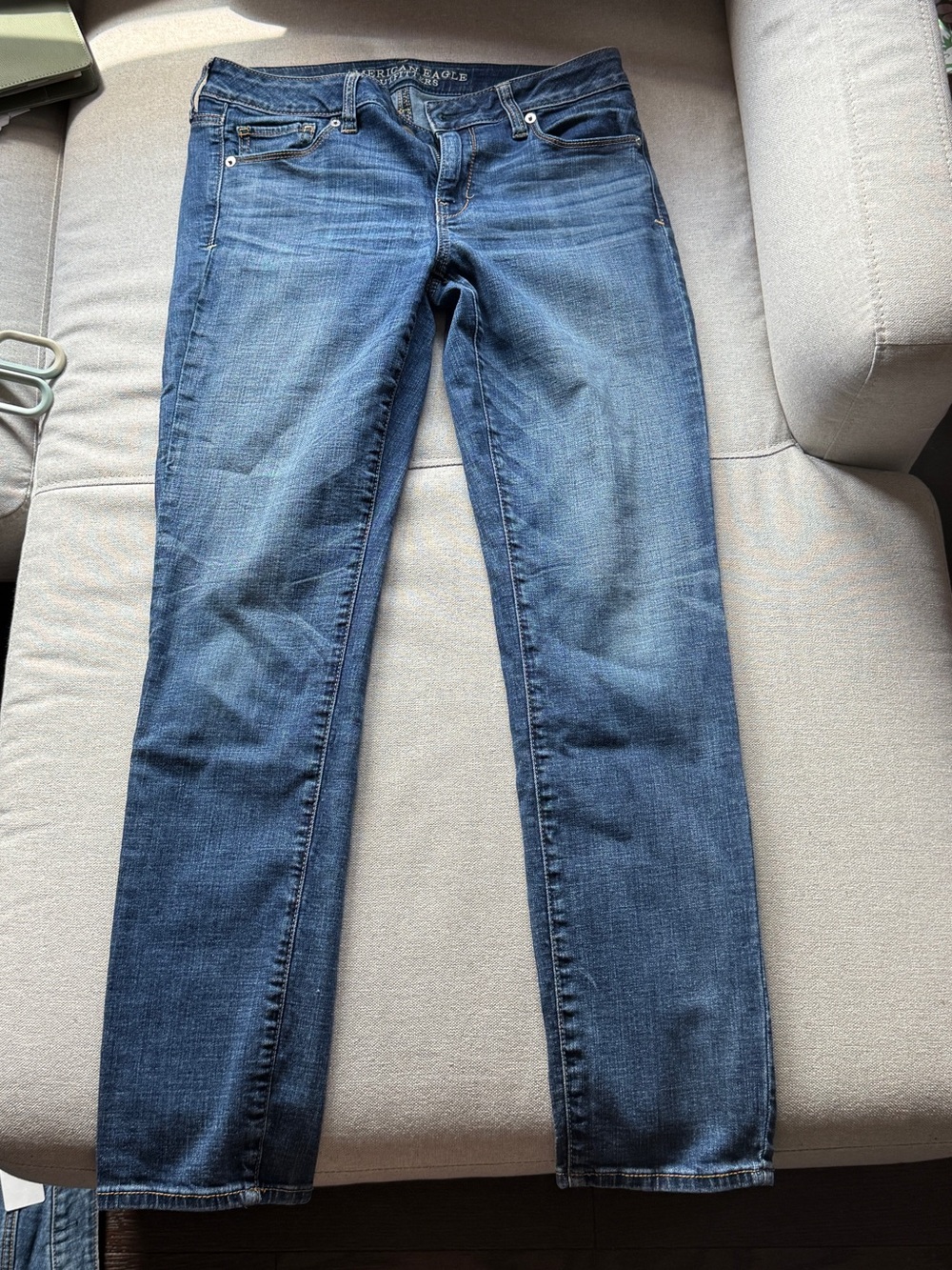 American Eagle Outfitters Women’s Skinny Jeans in Blue Wash